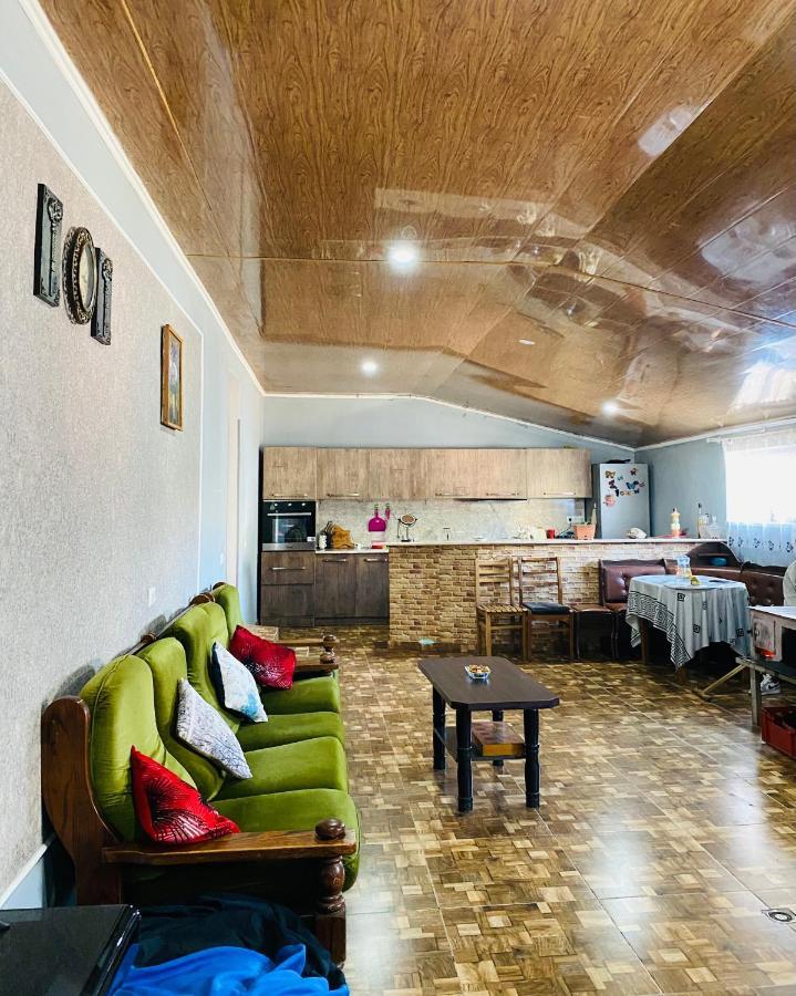 Mamuka'S Guesthouse Удабно Экстерьер фото